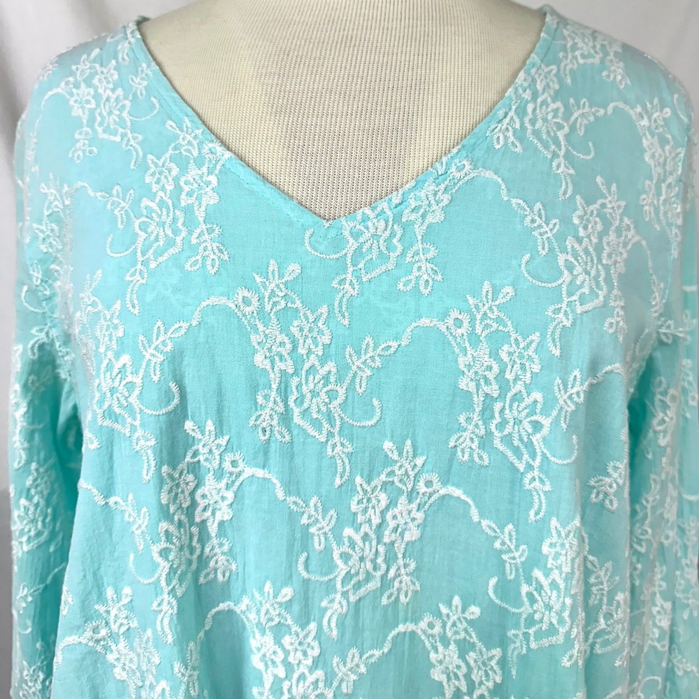 CMC Color Me Cotton Aqua Blue Floral Embroidered Asymmetrical Tunic Top L USA - Picture 2 of 7